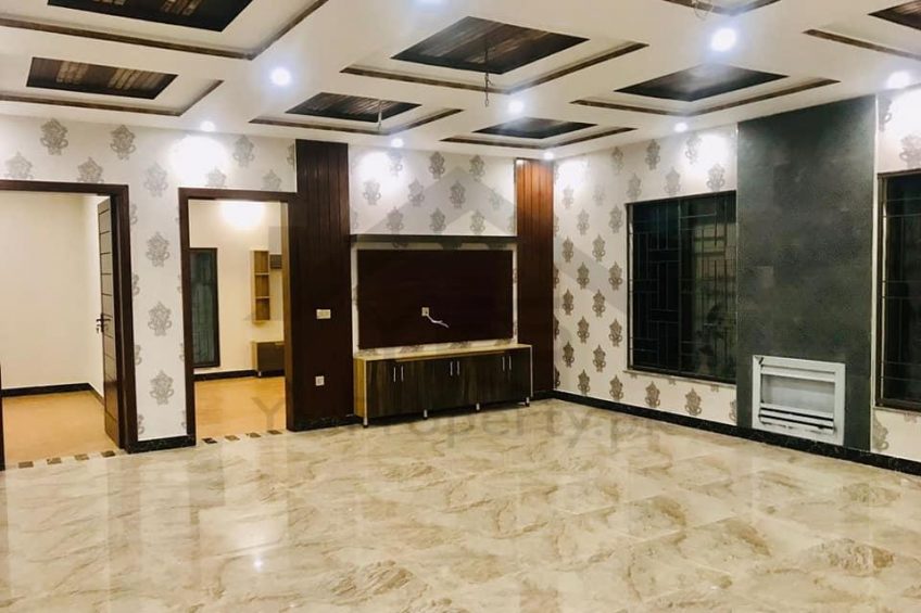 1 KANAL HOUSE FOR SALE IN UET SOCIETY NEAR TO VALANCIA TOWN