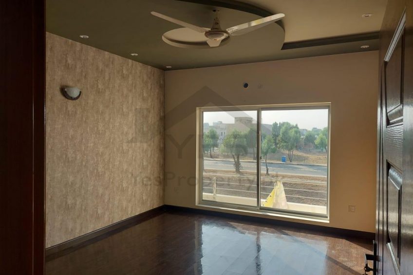 10 Marla Brand New house For sale In Central block Bahira orchard Lahore