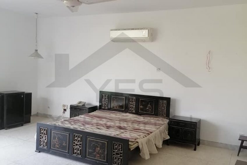 2 Kanal Old House for Sale Hot Location of Phase 1 DHA Lahore