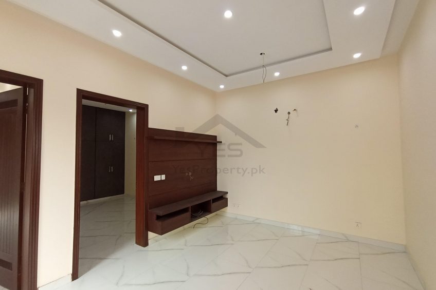 8 Marla Beautiful Brand New House For Sale in DHA Phase Xi Sector-3 Halloki Garden