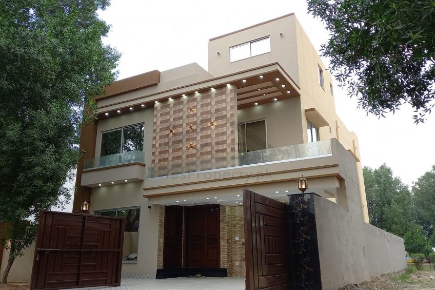 10 Marla brand New modern elevation house for sale in Bahria Town