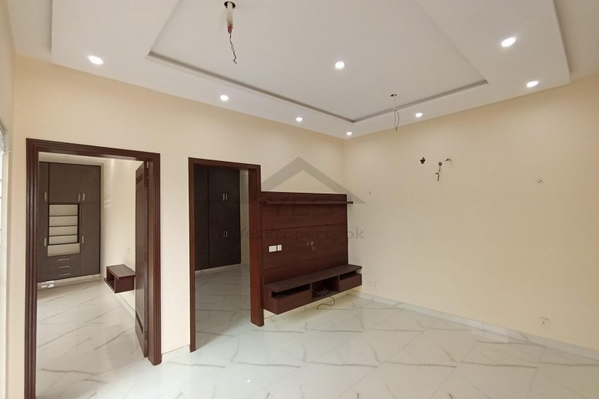 8 Marla Beautiful Brand New House For Sale in DHA Phase Xi Sector-3 Halloki Garden