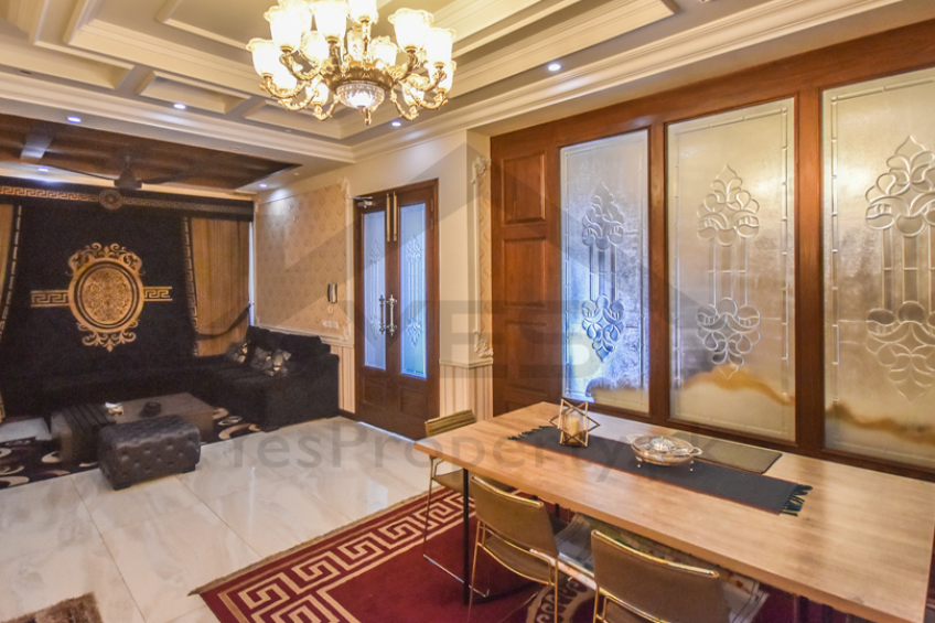 𝟏𝟎 𝐌𝐚𝐫𝐥𝐚 Fully Furnished Royal Class Spanish Design 𝐇𝐨𝐮𝐬𝐞 𝐰𝐢𝐭𝐡 𝐄𝐥𝐞𝐠𝐚𝐧𝐭 𝐃𝐞𝐬𝐢𝐠𝐧 𝐀𝐯𝐚𝐢𝐥𝐚𝐛𝐥𝐞 𝐟𝐨𝐫 𝐬𝐚𝐥𝐞 𝐢𝐧 𝐃𝐇𝐀 𝐋𝐚𝐡𝐨𝐫𝐞.