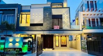 10 Marla House for sale in Lahore