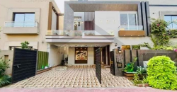 10 Marla Brand New Beautiful House For Sale in Bahria Town Lahore.