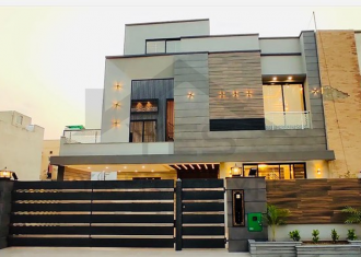 10 Marla Brand New Beautiful House For Sale in Bahria Town Lahore.