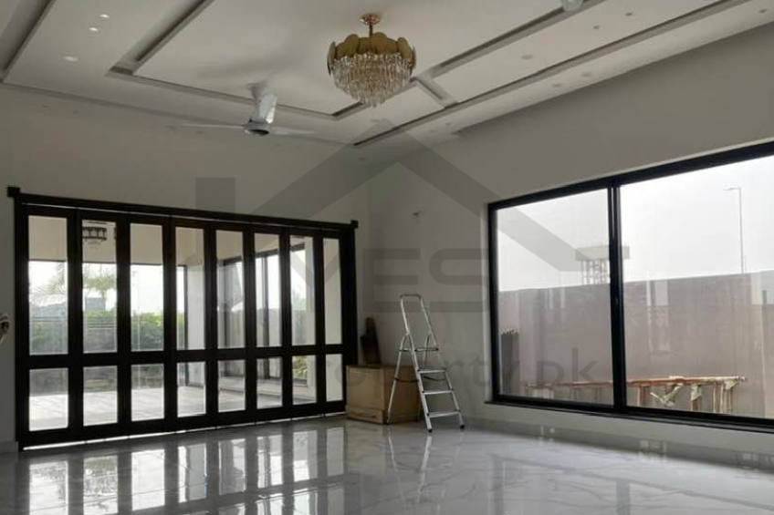 1 Kanal Brand New Bungalow urgent for sale Owner build In DHA Lahore