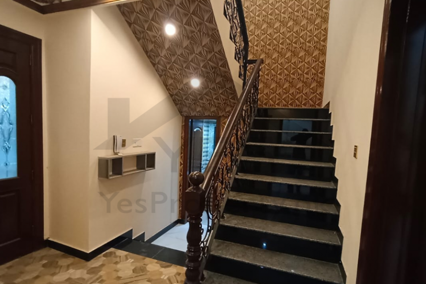 9.5 Marla Brand New Corner House For Sale Fully Furnished Kashmir Road