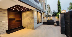 10 Marla Brand New Beautiful House For Sale in Bahria Town Lahore.