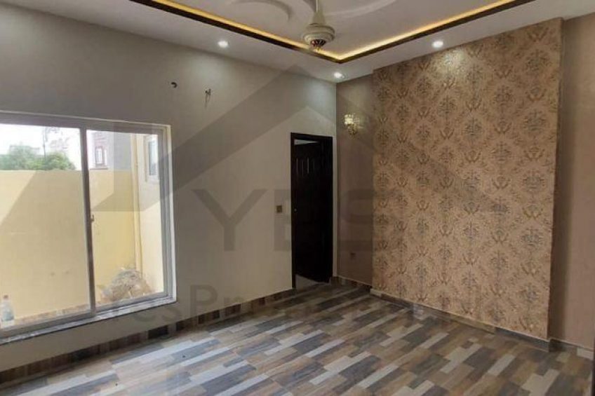 1 Kanal, Brand New, Beautiful House For Sale in DHA, Lahore.