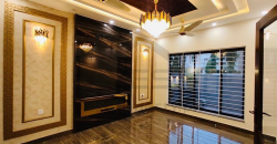 10 Marla Brand New Beautiful House For Sale in Bahria Town Lahore.