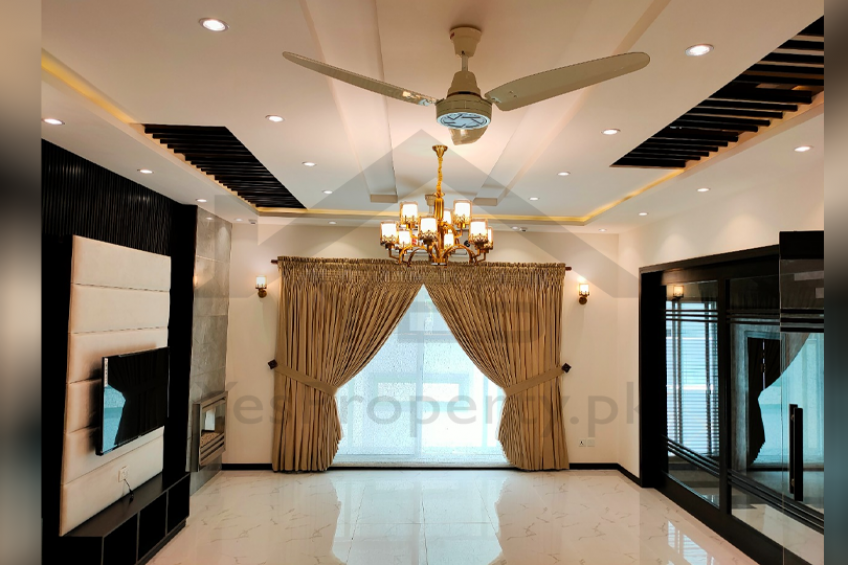 5 MARLA STYLISH CLASSIC DESIGN BRAND NEW HOUSE FOR SALE IN BAHRIA TOWN LAHORE