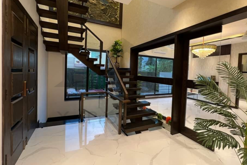 10 Marla Modern brand New Luxury House for Sale in DHA Lahore Phase 6