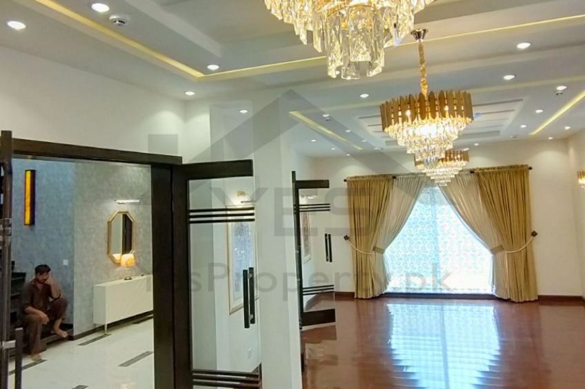 5 MARLA STYLISH CLASSIC DESIGN BRAND NEW HOUSE FOR SALE IN BAHRIA TOWN LAHORE