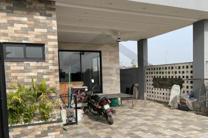 1 Kanal Brand New Bungalow urgent for sale Owner build In DHA Lahore