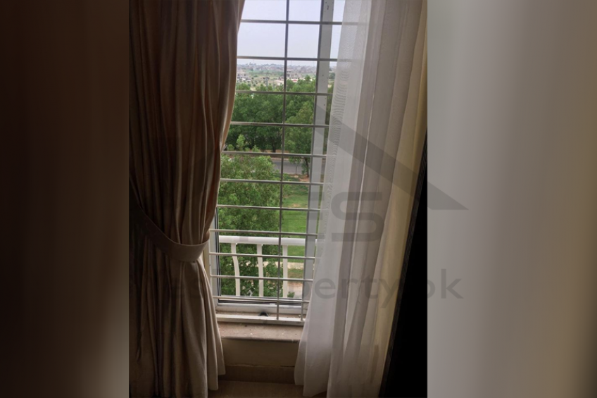 Bahria Town Lahore Fully furnished luxury 2 Bed Apartment available for rent